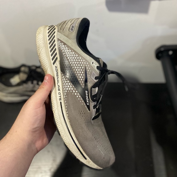 Brooks Adrenaline GTS 22 Sneakers Size 12 2E Men’s Wide Used Gray Black - Picture 2 of 12